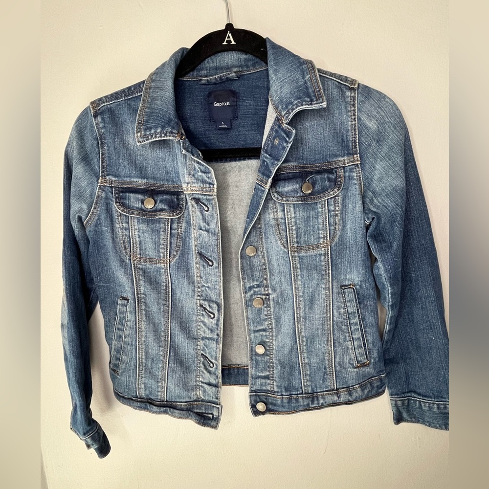 Streetwear 90s Vibe GAP Kids Distressed Denim Trucker Jacket Size Large 10/11